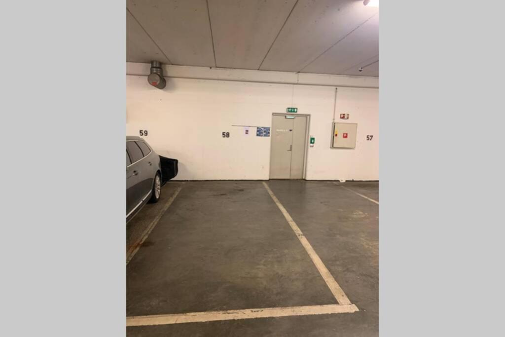 Sentral 3 roms top leilighet med gratis parkering Oslo Eksteriør bilde